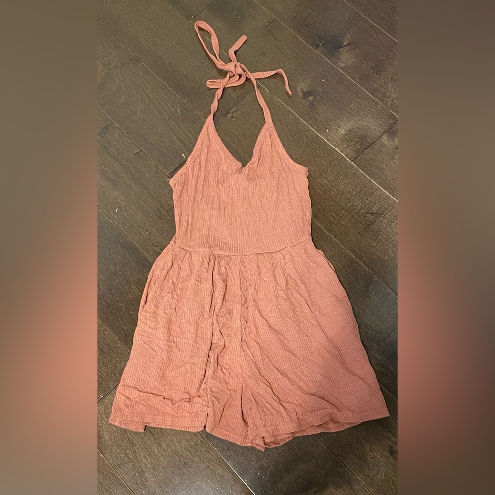 American Eagle halter top ribbed salmon colored romper